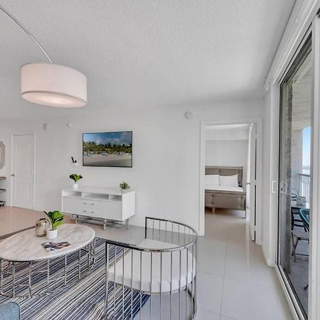 דירות מיאמי Luxurious Private Unit With Parking מראה חיצוני תמונה