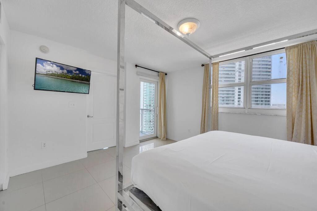 דירות מיאמי Luxurious Private Unit With Parking מראה חיצוני תמונה