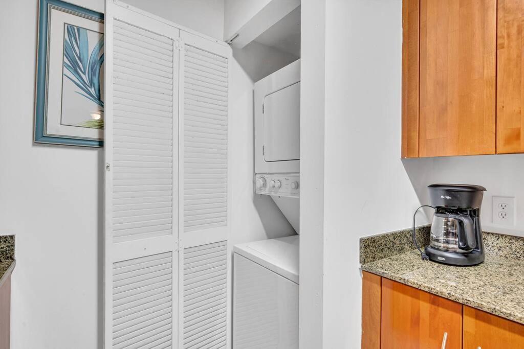 דירות מיאמי Luxurious Private Unit With Parking מראה חיצוני תמונה